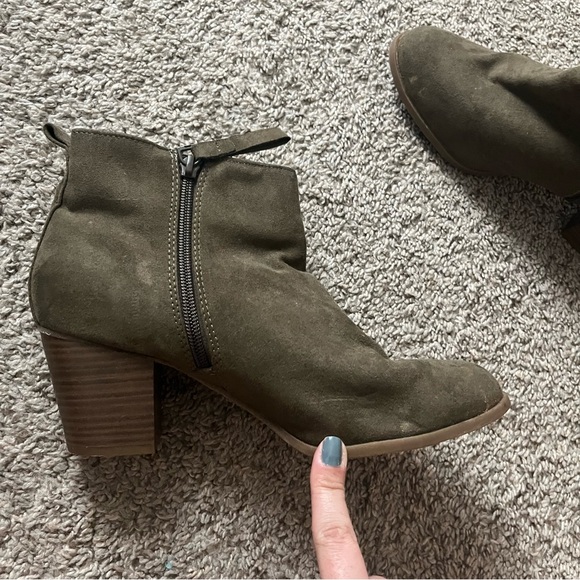 BOOTIES - Picture 5 of 9